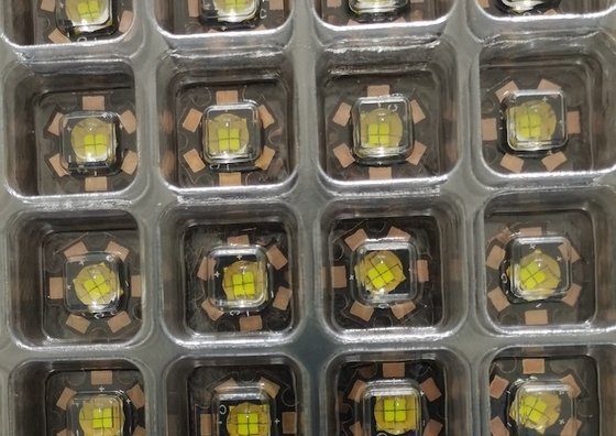 購入 現在の900lm 1100lm 10Wの高い発電白いLEDの穂軸850mA先に オンライン製造