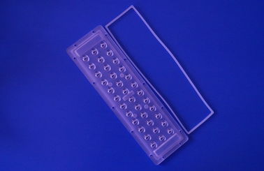 購入 3X12 140x70の程度の1w 3030SMD LED 140-150LM/Wのための非対称的なPC LEDの街灯レンズ オンライン製造