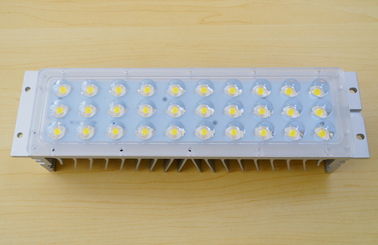 購入 光学等級の PC が付いている 90 度 45mil の破片 3x10 LED の街灯の部品 オンライン製造