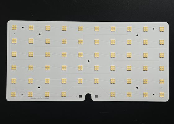 232個 3030 SMD LEDモジュール、115x150度ビーム角光学グレードPC街路灯レンズ付き