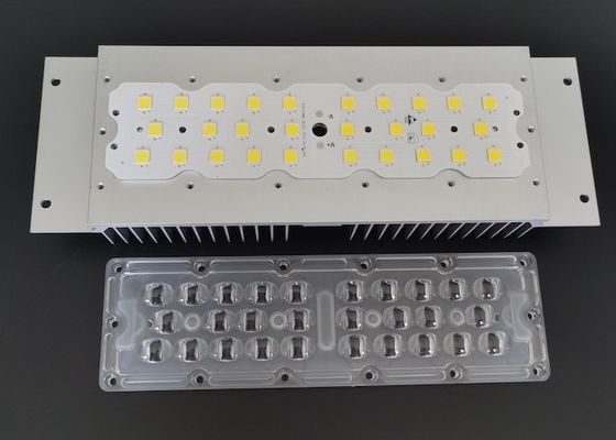 7070 SMD 歩道模板 PC レンズ ストリートライト モジュール 50W-120W 158x103 度 TYPE2-M