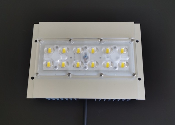 7070 SMD LEDストリートライト モジュール 158x103 度 60W 発光白光