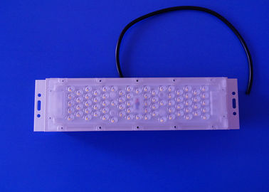 太陽風力3030 LEDの街灯モジュール脱熱器との50ワット