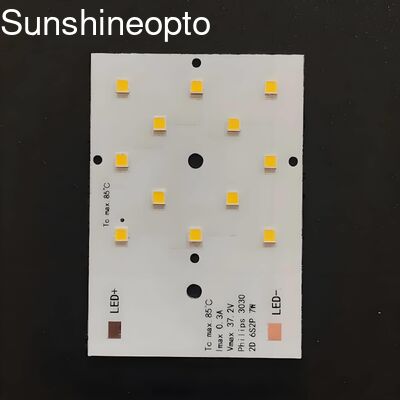 高光出力を実現する特注の 50x50mm レンズを備えた 7W SMD 3030 LED PCB ボード