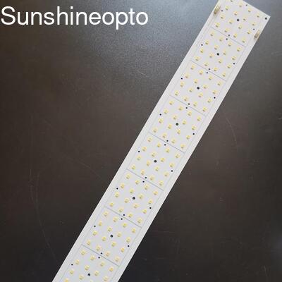 街路照明、洪水照明、産業用照明用のカスタマイズ可能なレンズを備えた 30 ～ 50W LED ライトモジュール用のカスタマイズされた 2835 SMD LED PCB ボード