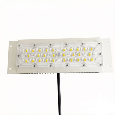 28 個 7070 LED 街路灯モジュール 158×103° 光学レンズ付き 48V ハイパワー道路照明ソリューション
